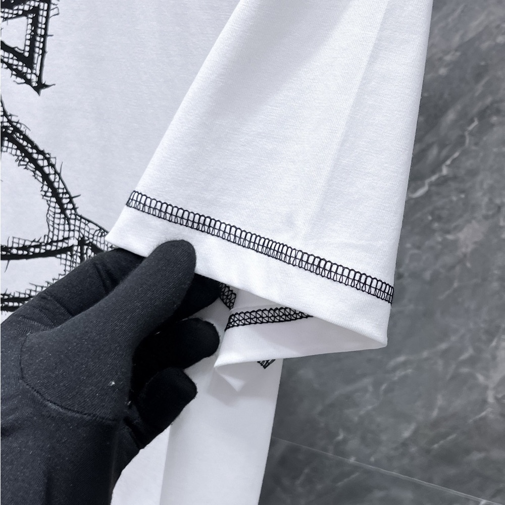 Vivienne Westwood White Tee with Black Orl Sketch - Picture 6 of 12